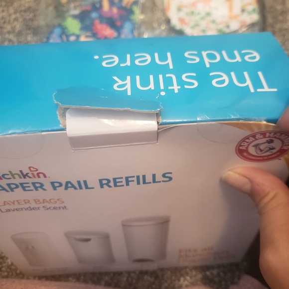 Munchkin diaper pail refills and disposable refill - Picture 3 of 3